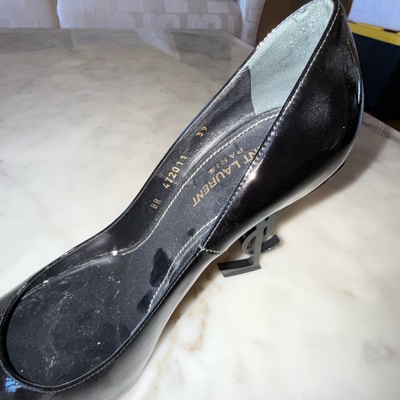 Yves Saint Laurent Black Heels with Iconic Logo Heel